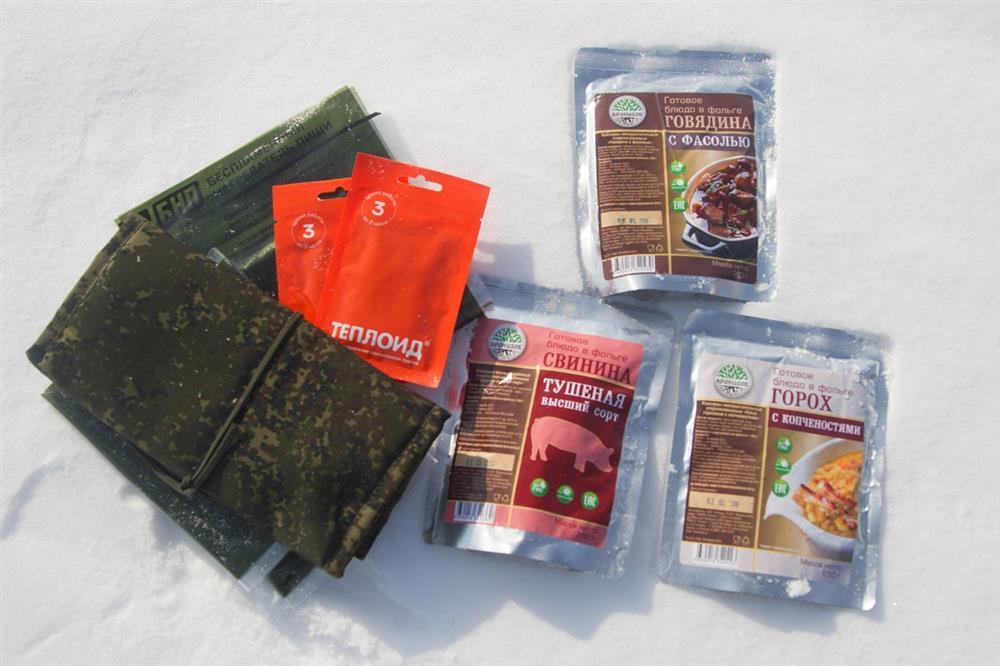 готовая еда и грелка для армии